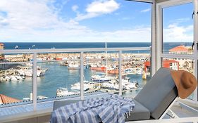 Harbour Club